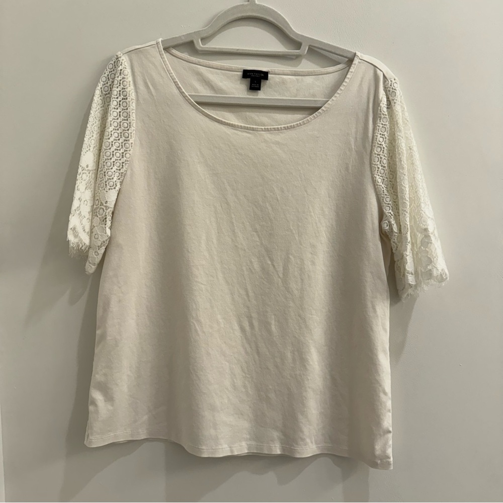 Ann Taylor Factory Store Cream Lace Sleeve Blouse Women’s Large